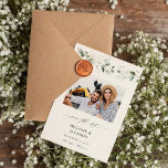 Reserva La Fecha Eucalyptus Glow Photo Save the Date 2<br><div class="desc">Envíe su fecha guardada en estilo regal con su foto y un eucalipto y oro, corona pintada a mano y caligrafía. Ideal para bodas o compromisos de primavera y verano. Calidad personalizado sin el precio personalizado, esta invitación se imprime en impresoras de alta calidad a nivel profesional. Y usted puede...</div>
