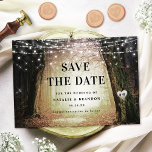 Reserva La Fecha Evermore | Bosque lechero encantado | Boda Amber<br><div class="desc">Evermore | Bosque lechero encantado | Amber Gold Wedding Invitation Suite. Bosque de fantasía mágica soñadora, con luces de cuerdas etéreas y adornos de flores brillando y brillando por todas partes. La imagen tiene un resplandor a la luz de la luna, para que se ilumine una romántica boda nocturna. ¡Este...</div>