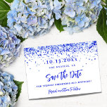 Reserva La Fecha Fiesta de cumpleaños de confeti blanco azul real<br><div class="desc">Un fondo blanco moda decorado con un confeti azul real. Personalice y agregue una fecha y un nombre/edad. El texto: Save the Date se escribe con un gran guión de estilo escrito a mano. Letras azules reales.</div>