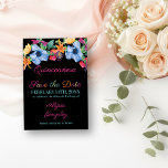 Reserva La Fecha Fiesta Flores Flores Negra Floral Quinceanera<br><div class="desc">Quinceanera Guardar la tarjeta de fecha con flores de fiesta en acuarela. Esta tarjeta negra tiene una abundancia de flores coloridas, escritura elegante y tipografía moderna. Un bonito diseño floral con peonía, rosa, fucsia, lirio y vegetación en tonos rosa, violeta, naranja, amarillo, verde y azul. La plantilla está preparada para...</div>