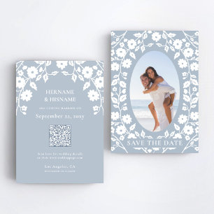 Reserva La Fecha Floral folclórica blanca de Dusty Blue Photo QR