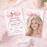 Reserva La Fecha Foto arco de perlas con lazo rosa Fiesta de gradua<br><div class="desc">Anuncia tu hito con este Coquette Graduation Save the Date. El diseño cuenta con un exuberante lazo rosa adornado con delicadas hebras de perlas y un icono clásico de birrete. Perfecto para la chica senior con estilo que busca compartir su retrato con familiares y amigos.</div>