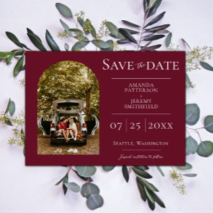 Reserva La Fecha Foto de Arco Simple Save the Date Vino Rojo