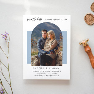 Reserva La Fecha Foto de Boda azul turbulento en un arco moderno