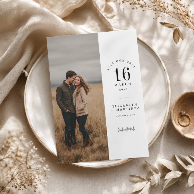 Reserva La Fecha Foto de Boda con Diseño Mínimo Dividido para Anunc (Subido por el creador)