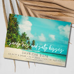 Reserva La Fecha Foto de boda de destino de playa tropical<br><div class="desc">Una magnífica boda tropical en la playa ahorra la fecha para tu boda en la playa de destino. Hermosa escena de playa con el mensaje "dedos de sandía y besos salados" junto con sus nombres, fecha boda y ubicación. Añade la foto de compromiso a la parte posterior. Envíe estas tarjetas...</div>