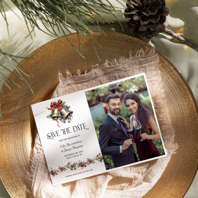 Reserva La Fecha Foto de boda de invierno de campanas de acebo (Save the Date with Photo from the Holly Bells Wedding Collection by Darling & May)