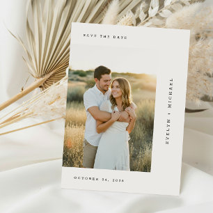 Reserva La Fecha Foto de boda minimalista con letra moderna