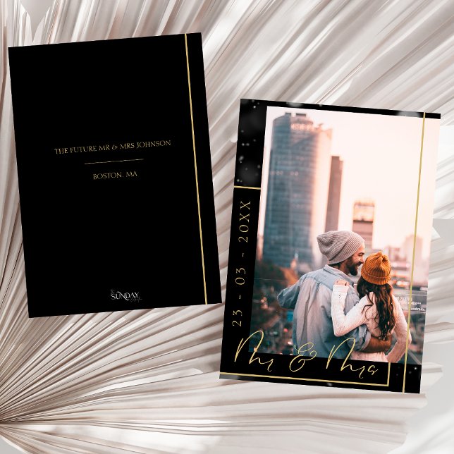 Reserva La Fecha Foto de boda moderna en negro y dorado (Black and Gold Mr. and Mrs. Script Photo Save The Date)