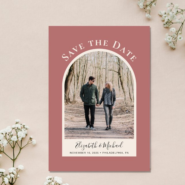 Reserva La Fecha Foto de marco de arco moderno (Celebrate your love story with a save the date showcasing your photo in an elegant arch frame)