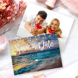 Reserva La Fecha Foto Verano Sunset Tropical Beach Wedding<br><div class="desc">Invoque la serena belleza de una puesta de sol de verano en una playa tropical con nuestro Personalizado Foto Salven las Fechas. Captando perfectamente la maravillosa esencia de una boda romántica en la playa, estas tarjetas Save the Date encantarán a sus invitados con sus vivos colores y su elegante diseño....</div>