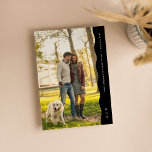 Reserva La Fecha Fotos simples y modernas con bordes ondulados en b<br><div class="desc">Sencillo pero elegante, esta fecha guarda un moderno y moderno toque ondulado junto con una tipografía sencilla para sus detalles bodas. Con una gran foto en la parte delantera y otra en la parte trasera, es una buena manera de mostrar tus fotos de compromiso. El borde y la parte posterior...</div>