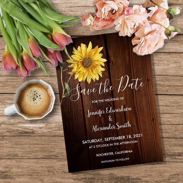 Reserva La Fecha Girasol rústico en boda campestre de madera de gra (Rustic sunflower on barn wood country wedding save the date card. For your rustic country wedding.)