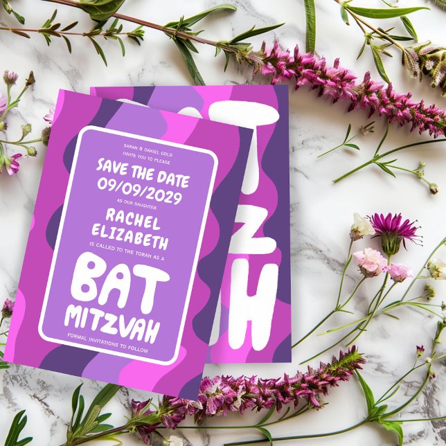 Reserva La Fecha Groovy Purple Waves Personalizado Bat Bar Bnai Mit (Groovy Purple Waves Custom Bat Bar Bnai Mitzvah Save The Date card)