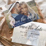 Reserva La Fecha Guardar la foto de los corazones manuscritos blanc<br><div class="desc">Boda manuscrita Guarda las tarjetas de fecha que tienen una foto en la parte delantera y trasera. Las tarjetas Save the Date Fall, Autumn, Winter, Spring o Summer contienen una moderna tipografía de escritura cursiva con letras a mano con corazones elegantes, sencillos y modernos para usar después de la minimalista...</div>
