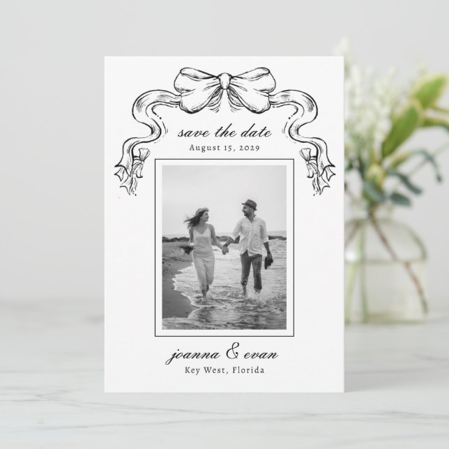 Reserva La Fecha Hand Drawn Bow & Photo Modern Wedding (Anverso de pie)