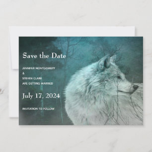 Reserva La Fecha Hermoso lobo gris en un Boda forestal oscuro