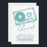Reserva La Fecha La combinación perfecta salva la fecha {aqua}<br><div class="desc">Las bodas contemporáneas y únicas ahorran la invitación de fecha y cuentan con un ilustracion fresco de una cinta cassette.</div>
