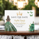 Reserva La Fecha La princesa verde esmeralda Quinceañera salva la f<br><div class="desc">Anuncie su día especial con una encantadora Princesa Verde Esmeralda Quinceañera Guardar la invitación de la fecha. Con una paleta de colores verde esmeralda y detalles elegantes, esta invitación marca el tono para una celebración real. Adornado con delicados acentos para una princesa, captura perfectamente la magia de tu próxima quinceañera....</div>