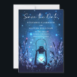 Reserva La Fecha Linterna caprichosa y azul luciérnagas<br><div class="desc">Anunciar la fecha de boda con este personalizable guardar la tarjeta de fecha. Presenta una escena caprichosa de una linterna vintage y luciérnagas. Este capricho,  salvo el anuncio de fecha,  es perfecto para cualquier tema o temporada boda.</div>