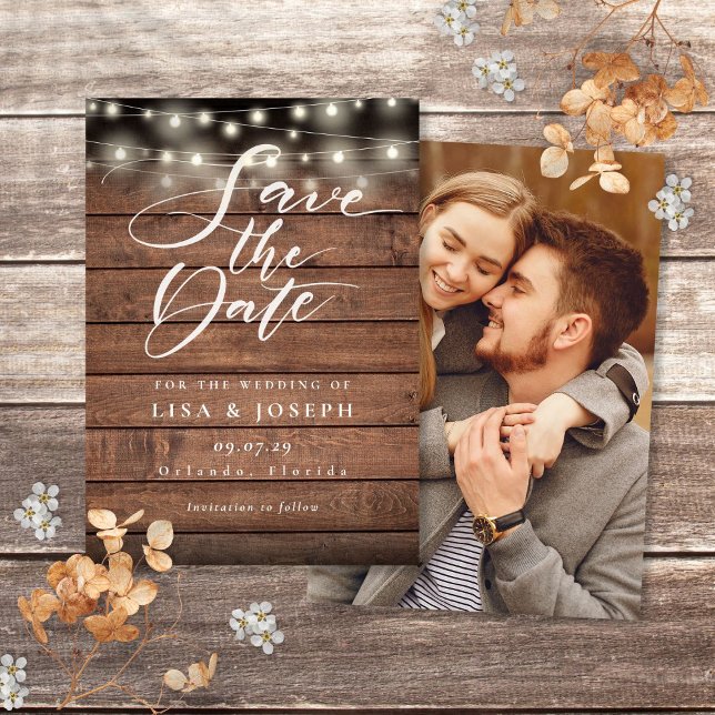 Reserva La Fecha Luces de Cuerda de Madera Rústica Foto Boda (Rustic Wood String Lights Photo Wedding Save The Date)