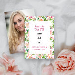 Reserva La Fecha Moda floral Oro rosa Editable Quinceanera Foto<br><div class="desc">Guarde la tarjeta de fecha para su Quinceanera con diseño floral de moda en rosa y oro. Diseño onírico femenino de flores de rosa acuarela, flores y vegetación con detalles dorados. Hermosa elección y fácil de personalizar para cualquier otra celebración importante. Por favor, vea mi colección de Moda Floral para...</div>