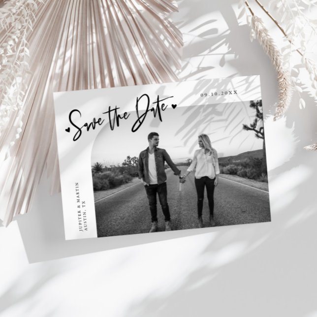 Reserva La Fecha Modern Script Heart White Curved Frame Photo (Subido por el creador)