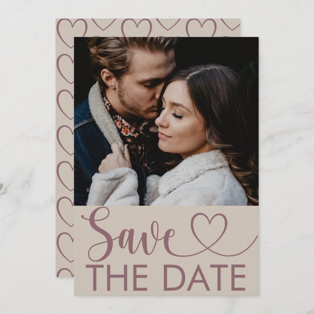 Reserva La Fecha Moderno Beige & Maroon Photo & Heart Save the Date (Anverso / Reverso)