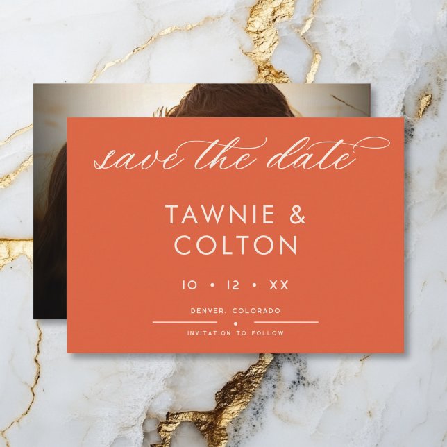 Reserva La Fecha Moderno guión de Naranja de atardecer Boda mínimo (Modern Sunset Orange Minimal Wedding Save the Date Card)