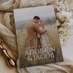 Reserva La Fecha Modernos Nombres De Tipo Simple Foto Guardar La Fe<br><div class="desc">La moderna foto de nombres simples Save the Date muestra su foto de compromiso de tamaño completo para anunciar a su próximo boda. La tipografía moderna crea un elegante y mínimo ahorro de la fecha.</div>