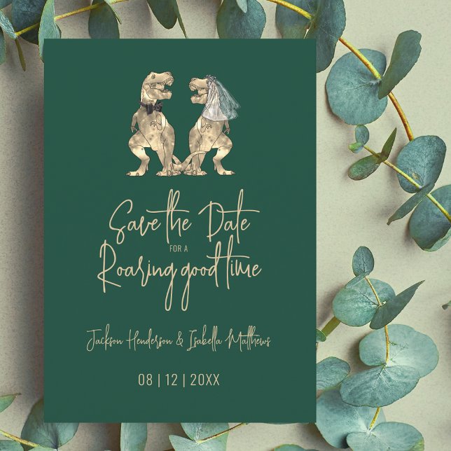 Reserva La Fecha Novia divertida de dinosaurios y Boda Groom (Funny Dinosaur wedding save the date invitation Modern trendy script T-Rex dino bride and groom )