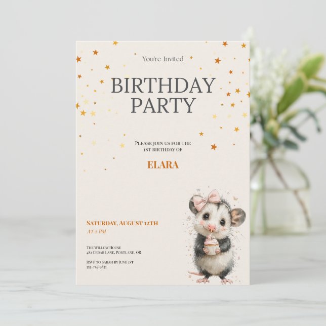 Reserva La Fecha Opossum Birthday Invitation • Woodland Party Theme (Anverso de pie)