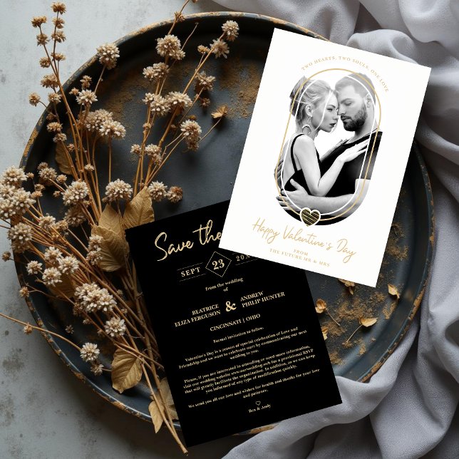 Reserva La Fecha Oval Effect Black Heart Happy Valentine's Day (Modern Oval Effect Black Heart Valentines Save the Date Photo Card with Envelope.)