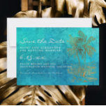 Reserva La Fecha Palm Tropical De Oro verde azulado Salven A Nuestr<br><div class="desc">Boda en la playa o destino tropical Ahorra nuestras tarjetas Date con una palmera dorada brillante sobre un fondo verde azulado de estilo ondulado. Personaliza con tu propio texto. Póngase en contacto con nosotros para obtener ayuda sobre la personalización o para solicitar productos coincidentes.</div>