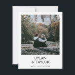 Reserva La Fecha Petite Simple Modern Bold Name Framed 2-Photo<br><div class="desc">Moderno y sencillo Guardar la tarjeta Date con un diseño de nombre en negrita en un tamaño menor. Un estilo limpio y minimalista perfecto para cualquier celebración boda. Añade tu propia foto al frente y al fondo. Utilice la herramienta de diseño para cambiar las fuentes o el diseño.</div>