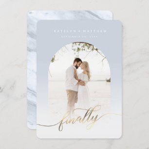 Reserva La Fecha Por fin guión dorado Dusty Blue Arched foto enmarc