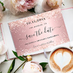 Reserva La Fecha Quinceañera brillo rosa glamoroso<br><div class="desc">Un Save the Date para una Quinceañera, fiesta de cumpleaños número 15. Un fondo de color rosa rosado metálico decorado con un polvo purpurina de imitación de oro rosa. Personalice y agregue una fecha y un nombre/edad. El texto: Save the Date se escribe con un gran guión de estilo con...</div>