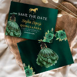 Reserva La Fecha Quinceanera del oro verde esmeralda<br><div class="desc">Anuncie su día especial con una encantadora Princesa Verde Esmeralda Quinceañera Guardar la invitación de la fecha. Con una paleta de colores verde esmeralda y detalles elegantes, esta invitación marca el tono para una celebración real. Adornado con delicados acentos para una princesa, captura perfectamente la magia de tu próxima quinceañera....</div>