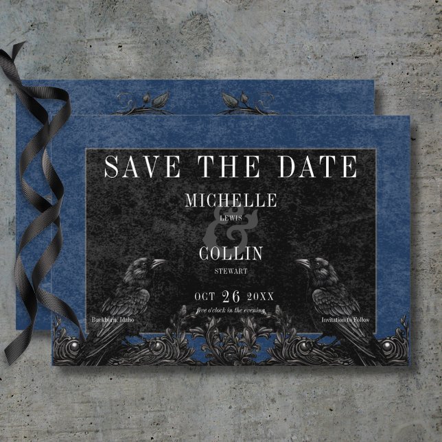 Reserva La Fecha Raven negro gótico y Rosas negros Boda azul (Gothic Black Raven & Black Roses Blue Wedding Save Save The Date Card)