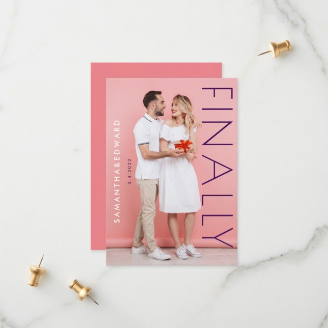 Reserva La Fecha Revista moderna al final de la foto (Anverso/Reverso In Situ)