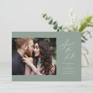 Reserva La Fecha Sage Green Script simple foto guardar la fecha