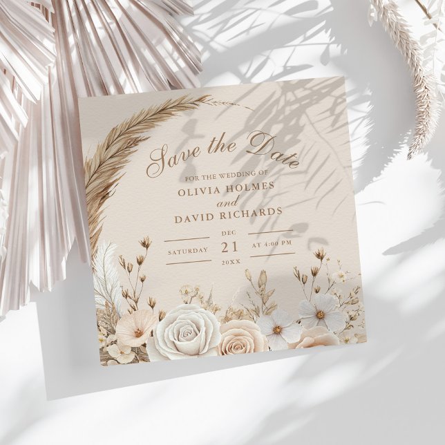 Reserva La Fecha Salvaguarda de Flor Silvestre Rústica en Beige (Rustic Dried Wildflowers and White Roses Wedding Save The Date on a sunny table with dry botanicals)