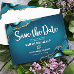 Reserva La Fecha Script Ombre Agate Turquoise Ombre Agate Bat Mitzv<br><div class="desc">¡Asegúrate de que todos tus amigos y parientes puedan celebrar el hito de tu hija Bat Mitzvah! Envíe esta tarjeta de invitación "Save the Date", única, moderna y personalizada. Tipografía de escritura blanca y una falsa estrella dorada de David superponen un fondo oscuro azul turquesa profundo con agate azul turquesa...</div>