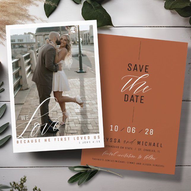 Reserva La Fecha Sencillo elegante Terracota Foto Boda cristiano (Love scripture elegant photo simple terracotta burnt orange modern Christian wedding save the date)