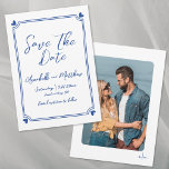 Reserva La Fecha Sencillo Foto Dibujado a Mano Azul Caprichoso Boda<br><div class="desc">Tarjeta de "Save the Date" de boda azul caprichosa dibujada a mano. Esta tarjeta de "Save the Date" azul y blanca inspirada en Europa presenta un diseño limpio y minimalista perfecto para parejas que buscan elegancia atemporal. Un sutil marco dibujado a mano con encantadores corazones azules en cada esquina rodea...</div>
