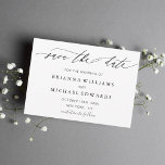 Reserva La Fecha Simple y moderna caligrafía Wedding Save the Date<br><div class="desc">Simple caligrafía moderna Boda blanca y negra salva la tarjeta de fecha. Para una personalización más avanzada de este diseño,  haga clic en el botón "Personalizar" de arriba. También están disponibles los elementos coincidentes.</div>