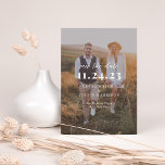 Reserva La Fecha Sobreposición minimalista de fotografías modernas<br><div class="desc">Sencillo,  elegante e impresionante; esto ahorra la fecha muestra tu foto en segundo plano con un superpuesto transparente de tu foto que resalta tus nombres y detalles nupciales. Añade cualquier detalle adicional a la parte posterior.</div>