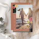 Reserva La Fecha Terracotta Boho Wildflower Foto Guardar la Fecha<br><div class="desc">Tarjeta Terracotta Boho Wildflower Foto Guardar la Fecha. Anuncia tu boda con estilo con este guardar la fecha boho de terracotta que presenta flores silvestres románticas y una disposición de foto que destaca tu momento favorito juntos. La paleta cálida y terrosa combina perfectamente con temas de boda rústicos o florales,...</div>