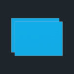 Reserva La Fecha un cielo azul con un avión<br><div class="desc">El diseño es un gran cuadrado azul con una textura suave. El color azul es profundo,  lo que le confiere un aspecto rico y vibrante. El diseño es una vista de primer plano de la superficie azul,  lo que permite un examen detallado de su textura y color.</div>