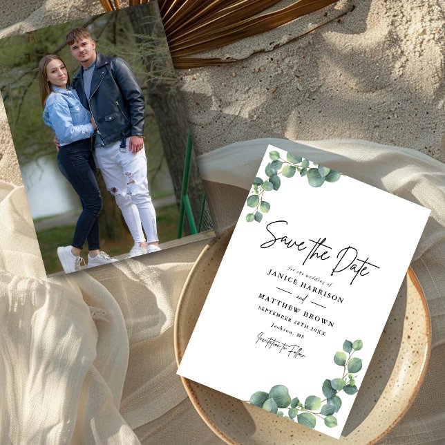 Reserva La Fecha Verde de eucalipto botánico rústico foto boda (Rustic eucalyptus greenery photo save the date adds natural charm and showcases your love story.)